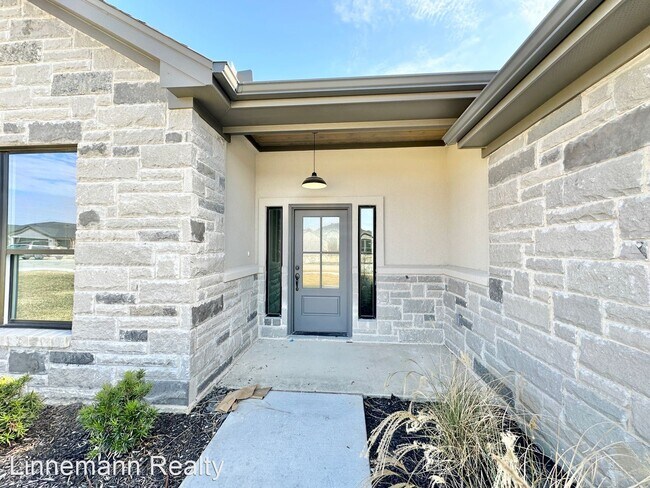 Foto del edificio - 4 br, 2 bath House - 8408 Kasen Avenue