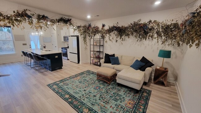Photo - 3 Bed, 2.5 Bath Townhome Available in Travelers Rest