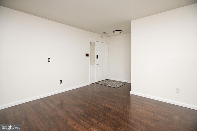 Foto del edificio - 297 Andover Pl