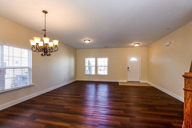 Building Photo - 112 Waterlynn Club Dr
