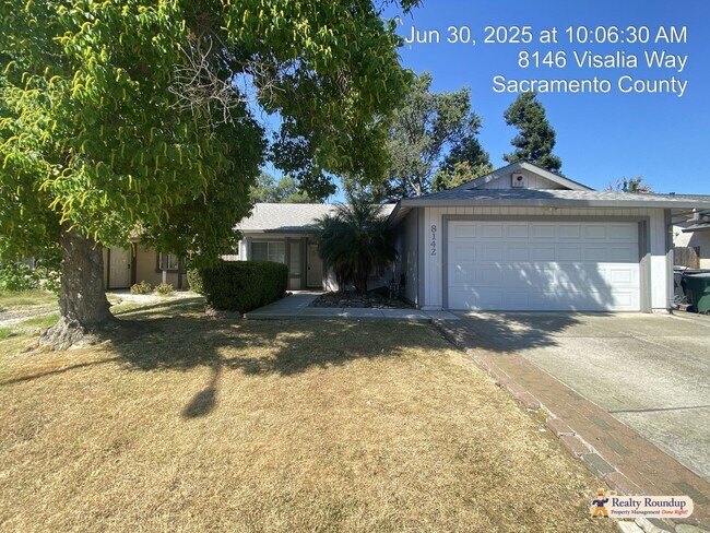 Building Photo - Three Bedroom, Two Bathroom Home with No C...