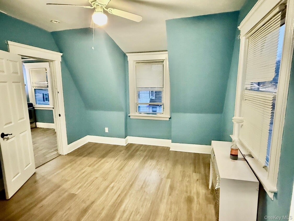 Foto del edificio - 101 Haseco Ave