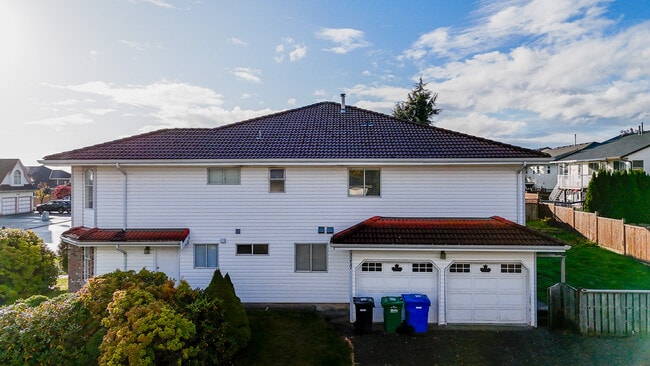 Building Photo - 3217 Mallard St