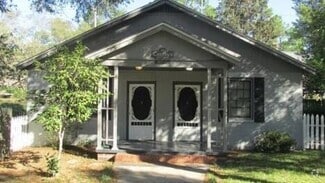Building Photo - 3015 1/2-3012 Cardinal Dr