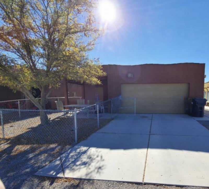 Primary Photo - 2020 E Ambush St