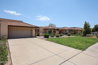 Building Photo - 3233 E Desert Cove Ave