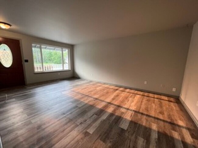 Building Photo - 5205 66th Dr NE