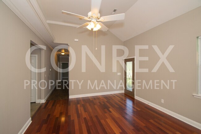Building Photo - Open Spaces!!