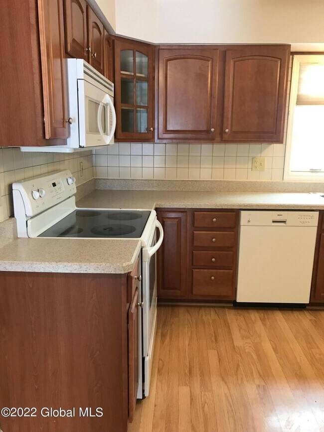 Foto del edificio - 29 Swayze Dr