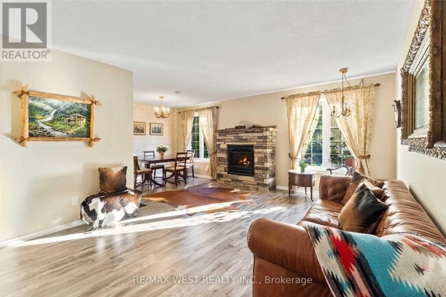 Building Photo - 249 Hodgson Dr