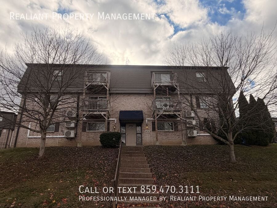 Photo - 2074 Fairmont Place-