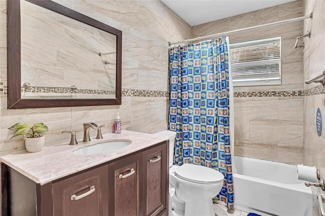 Foto del edificio - 6960 SW 15th St