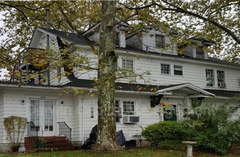Primary Photo - 251 W White Horse Pike