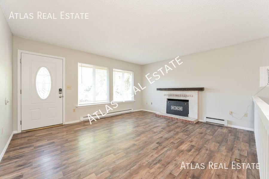 Primary Photo - 2 WEEKS FREE RENT IF MOVED IN BY 9/30!  La...
