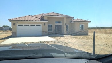 Building Photo - 2037 W Linda Vista Ave