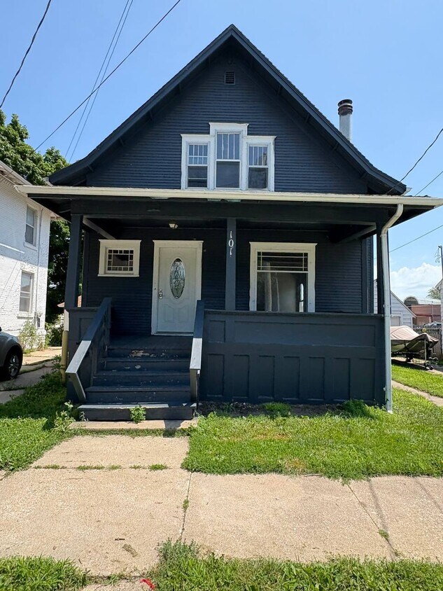 Foto principal - 101 1st Ave NW