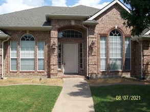 Building Photo - 7900 Brookmount St