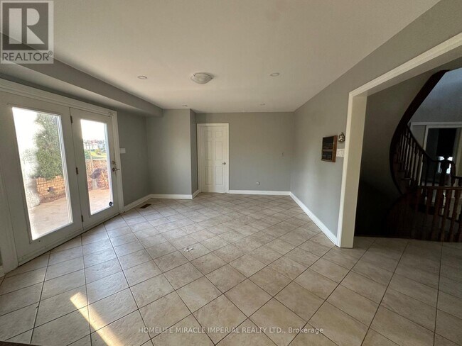 Photo du bâtiment - 4 Bellini Ave