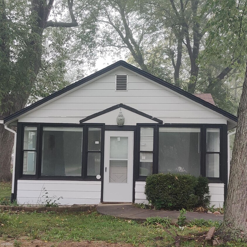 Primary Photo - 3 br, 1 bath House - 37706 N Lake Vista Ter
