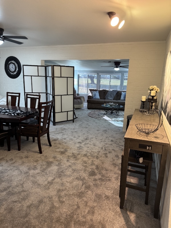 Building Photo - 10022 W Lakeview Cir N