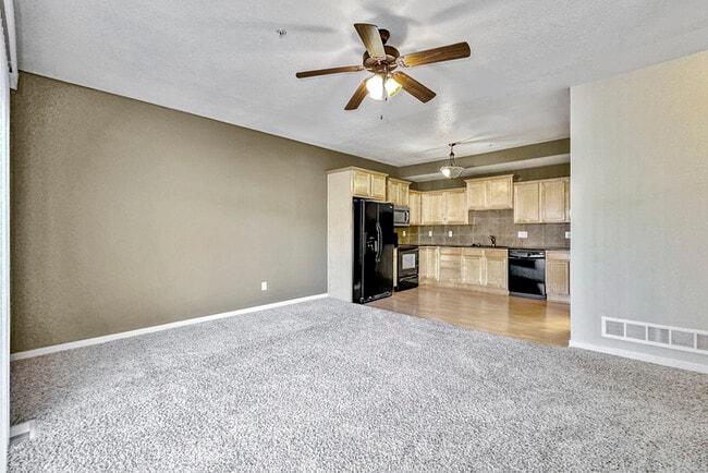 Building Photo - 203 NE 45th Ln