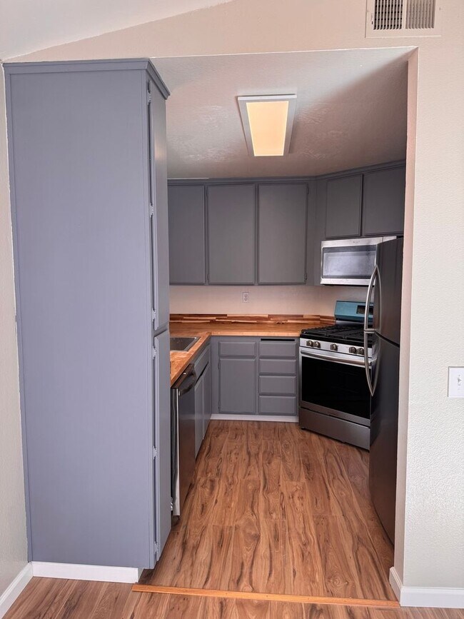 Foto del edificio - 3 Bedroom Single Family Home in Hercules