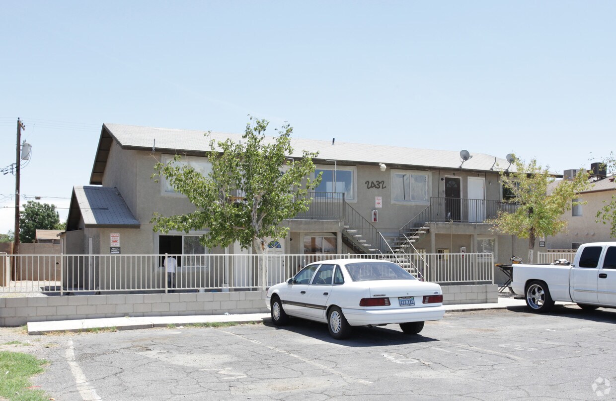 Primary Photo - 2432 Ellis St