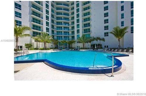 Foto principal - 300 S Biscayne Blvd