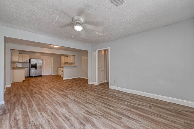 Foto del edificio - 10613 Buffum St