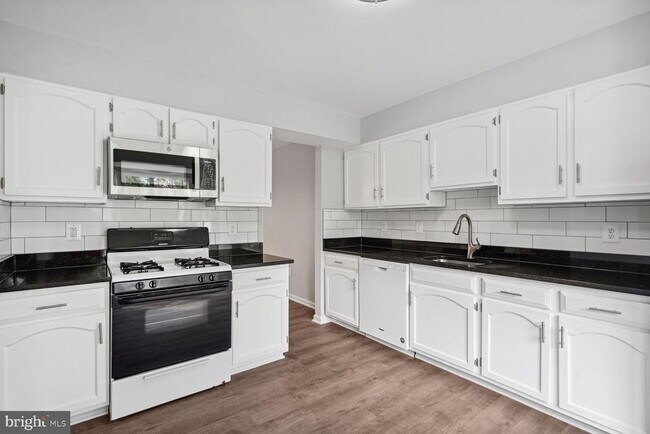Building Photo - 7759 Asterella Ct
