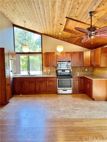 Foto del edificio - 220 Woodland Dr