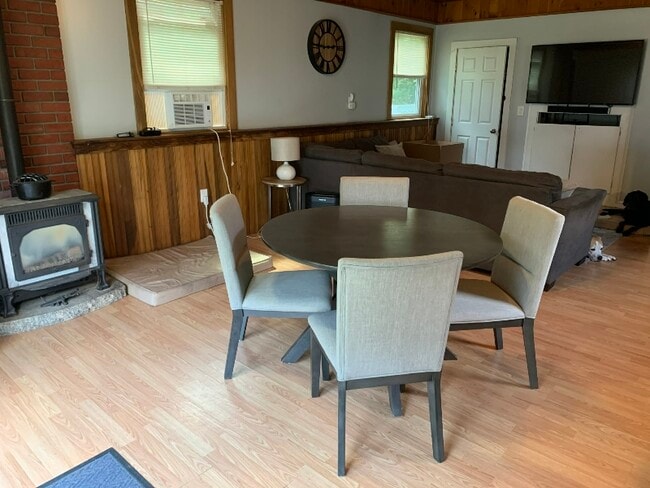 Building Photo - 5 Pollinger Rd