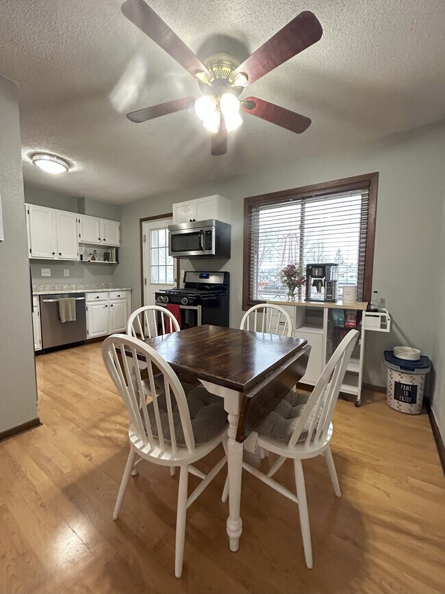 Kitchen Dining - 550 Cindy Ln