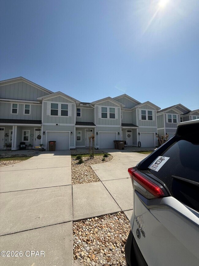 Building Photo - 7682 Shadow Lake Dr