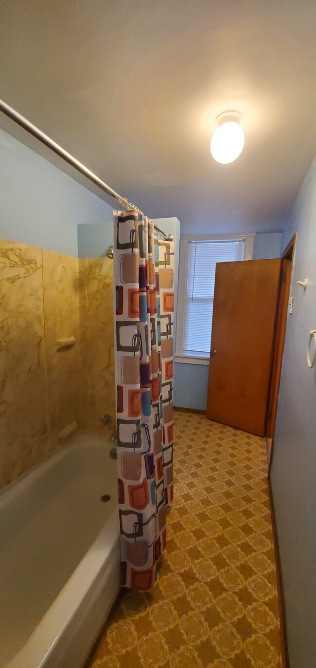 Bathroom - 15 S 14th St
