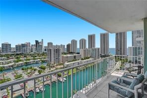 Foto principal - 500 Bayview Dr
