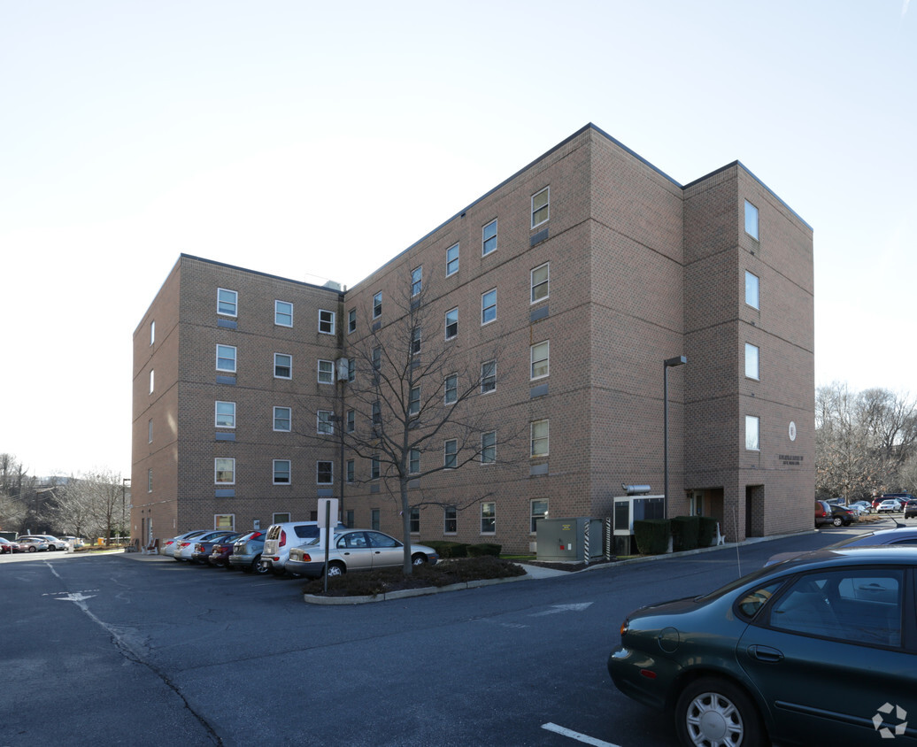 Building Photo - Moravian House III