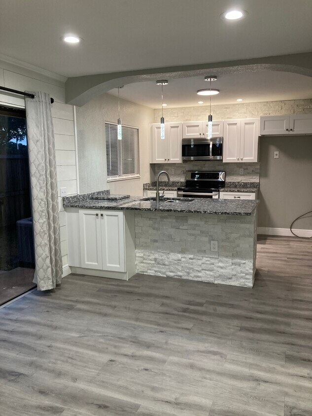 Foto principal - 1511 Shelly Pl