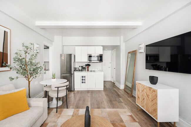 Building Photo - 240 W 73rd St