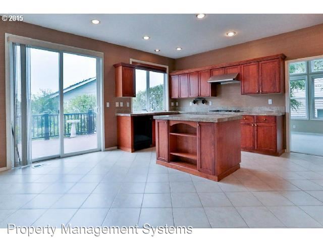 Building Photo - 9087 SE Highgate Dr