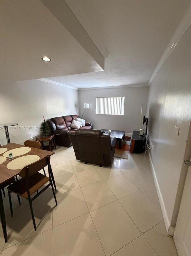 Foto del edificio - 8240 SW 149th Ct