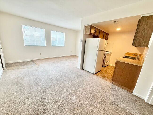 Building Photo - ** Rent ready 1/2 OFF 1st month!!! 1 bedroom near military base