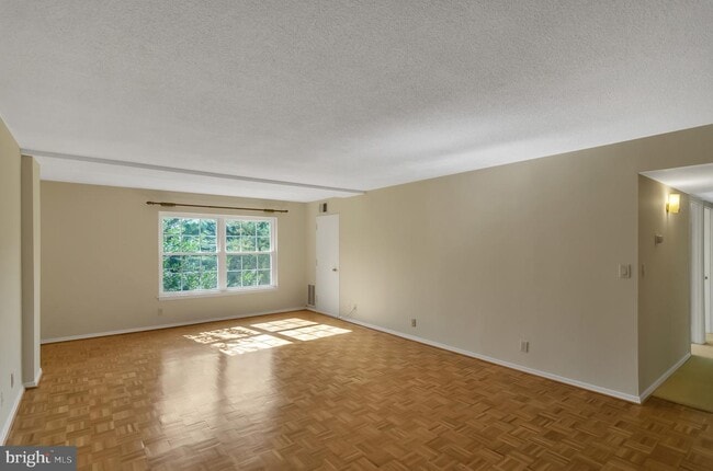 Building Photo - 7640 Tremayne Pl
