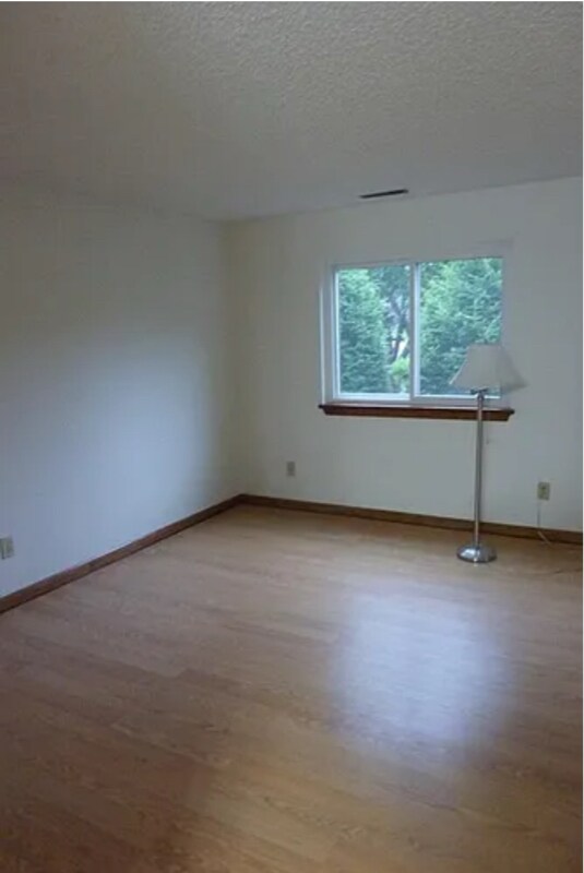 Foto del edificio - 120 Victory Way