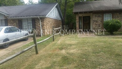 Building Photo - 4026 Hitchcock Dr