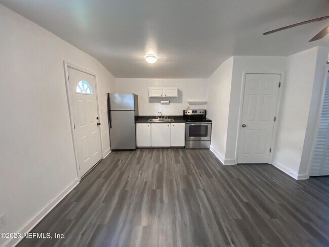 Foto del edificio - 4803 Lexington Ave