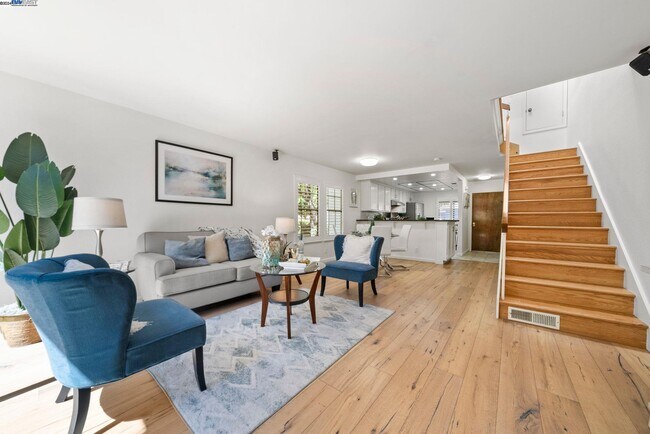 Building Photo - 14401 Seagate Dr