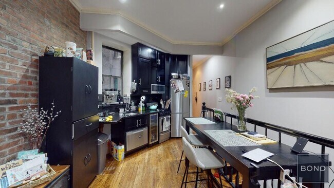 Foto del edificio - 248 Mott St