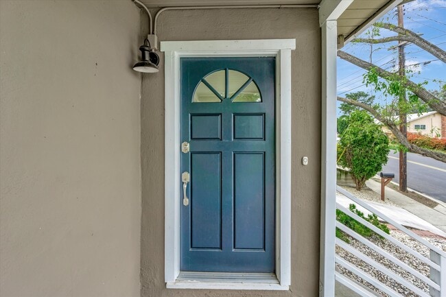 Foto del edificio - 2870 Hilltop Rd