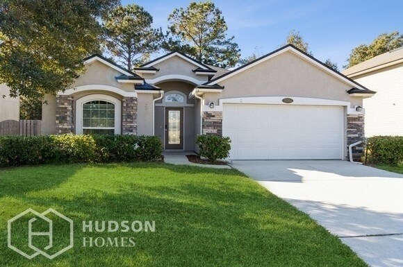Foto principal - 15744 Canoe Creek Dr